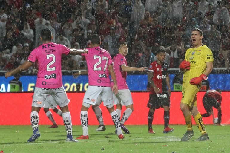 Jorge Pinos, Independiente del Valle.