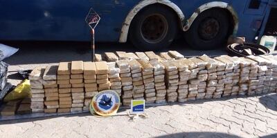Autoridades uruguayas informaron el decomiso esta mañana de un enorme cargamento de marihuana proveniente de Paraguay.