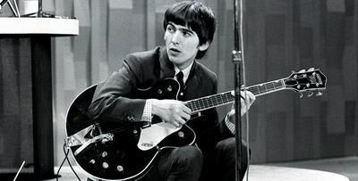 George Harrison fue un músico multiinstrumentista, integrante de The Beatles. También compositor y productor.