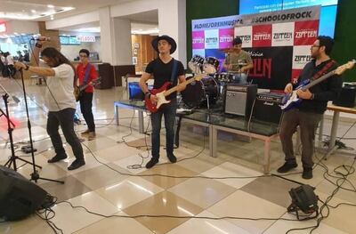 El grupo conformado con alumnos del Conservatorio Zeppelin School.