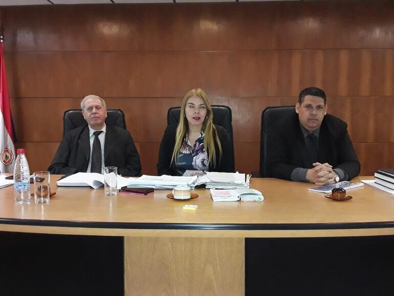 El Tribunal de Sentencia estuvo integrado por los jueces Cynthia Lovera, Juan Carlos Zárate y Héctor Capurro.
