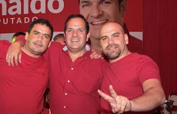 los-imputados-cesar-samaniego-y-miguel-vysokolan-durante-la-campana-del-diputado-arnaldo-samaniego--221813000000-1740010.jpg