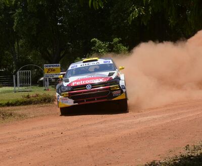 Gustavo Saba es el gran dominador del Rally de Santaní.