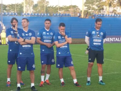 Pablo Escobar y su Cuerpo Técnico fueron presentados por los directivos.