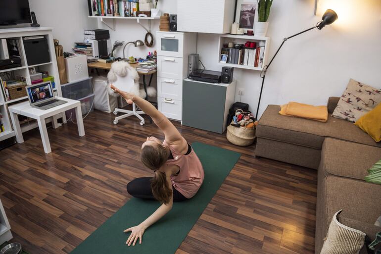 Durante el confinamiento es importante hacer yoga o actividad física. 