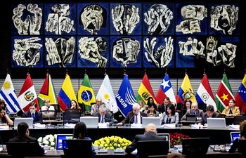 reunion-de-fiscales-y-procuradores-generales-de-paises-miembros-de-la-unasur-donde-se-analiza-la-posible-creacion-de-una-corte-penal-para-el-subconti-195346000000-1501646.jpg