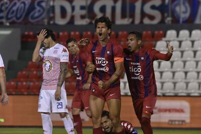 El artillero del conjunto de Barrio Obrero anotó ante el San Lorenzo paraguayo pero sufrió un golpe que lo pone en duda.