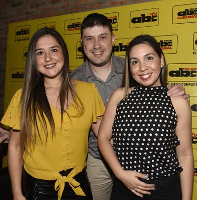 Andrea y Ricardo Rolón, y Karina Aveiro.
