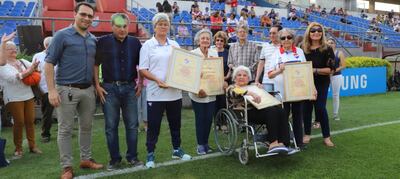 Sencillo acto en el que homenajearon a tres baluartes del básquetbol del club Nacional.