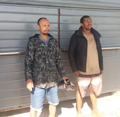 Dos ciudadanos brasileños fueron detenidos por tomar fotografías del Palacio de Gobierno.