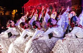 en-total-seran-45-los-bailarines-que-subiran-a-escena-con-inalcanzables--195942000000-1619042.jpg