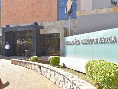 Entrada principal al Palacio de Justicia de Villarrica, donde supuestamente se produjo el caso de abuso sexual de la niña.