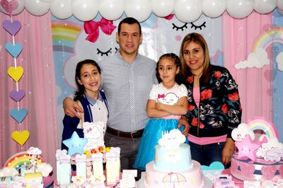 María Paz Romero Amarilla festejó sus 6 años con una merienda ofrecida por sus padres Carmen y Néstor, y su hermana Valeria.