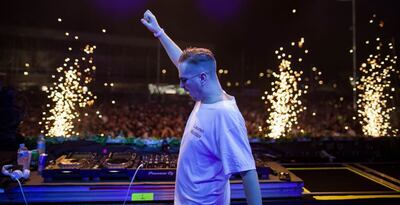 Robin Schulz será la atracción principal del Corona Sunsets Festival, a realizarse este sábado 18 en la ciudad de San Bernardino. También el mismo día se celebrará Ologram Summer Reborn, en el anfiteatro.