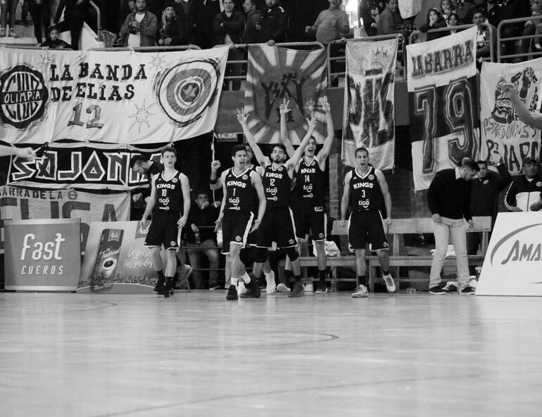 Los Kings triunfaron en el tercer partido de la serie final del Torneo Apertura.