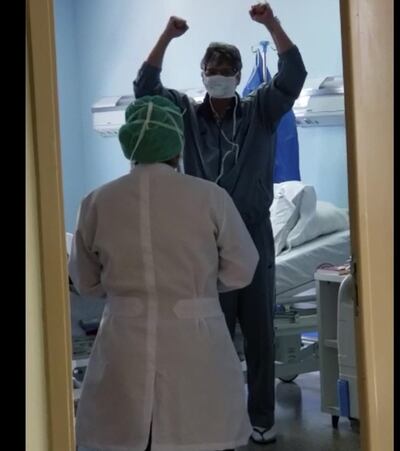 Paciente tratado por coronavirus en el IPS de Ciudad del Este y que el Viernes Santo salió de alta. Está aislado en su casa.