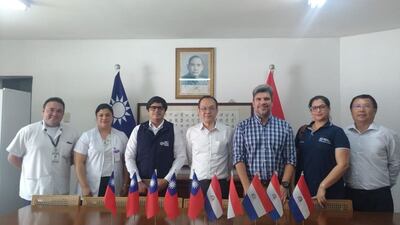 Autoridades de la Décima Región Sanitaria con autoridades del Consulado de Taiwán.