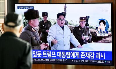 El dictador de Corea del Norte, Kim Jong-un supervisó el lanzamiento de misiles.
En 2019, en el país hubo trece pruebas de armas de corto alcance.