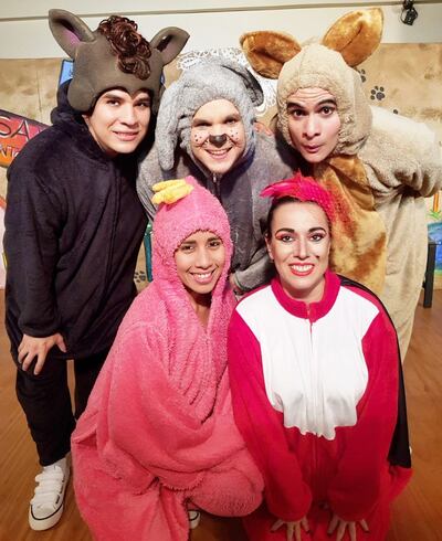 El elenco de Delmer.