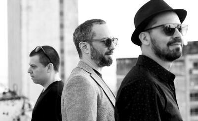 Gaudí regresa en formato de trío, para hacer un repaso de las canciones de sus tres discos. Además presentarán invitados.