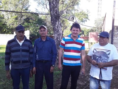 Representantes de comunidades que conformaron una comisión pro desarrollo.