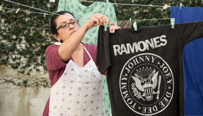 Regina Casé interpreta a Val en “Una segunda madre”, que se emitirá mañana a partir de las 22:00.