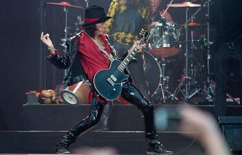 el-guitarrista-de-aerosmith-hospitalizado-tras-caerse-en-concierto-73918000000-1478025.jpg
