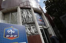 confiscan-documentos-sobre-platini-y-blatter-en-paris-94445000000-1437164.JPG