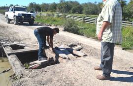 precarios-puentes-deben-sortear-los-pobladores-del-alto-paraguay-para-llegar-a-sus-comunidades--192440000000-1452796.jpg