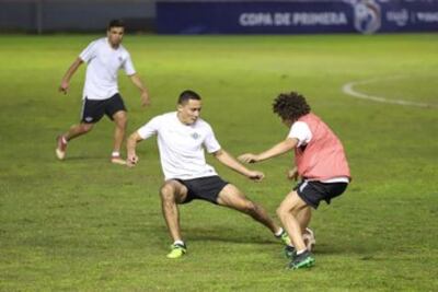 Iván Franco podría arrancar como titular en Libertad para la ida de los octavos.