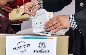 el-pueblo-colombiano-en-un-apretado-resultado-voto-en-contra-del-acuerdo-con-las-farc-con-lo-que-una-eventual-renegociacion-ha-de-contener-las-corr-225214000000-1508224.jpg