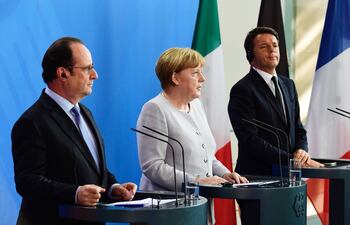 el-presidente-frances-franois-hollande-i-la-canciller-alemana-ngela-merkel-c-y-el-primer-ministro-italiano-matteo-renzi-d-gobiernan-las-223802000000-1491925.jpg