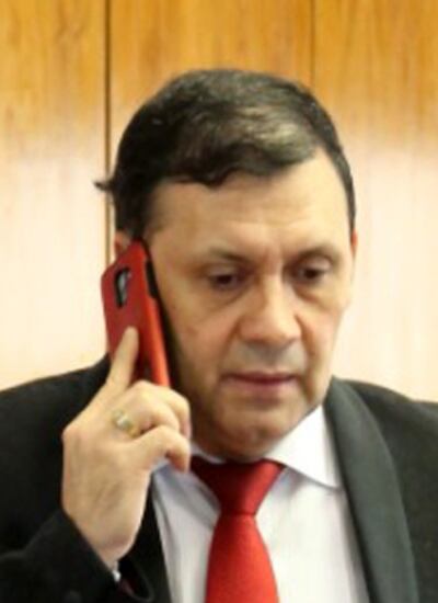 El destituido senador Víctor Bogado (ANR, cartista) reapareció ayer fugazmente en la Cámara Alta.