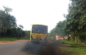 buses-con-humo-toxico-limpena-linea-49-170511000000-1651969.jpeg