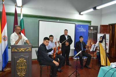 Acto de apertura en la Universidad Católica de San Ignacio, Misiones.