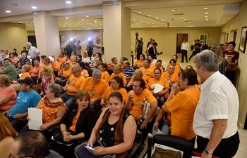 Funcionarios activos y jubilados participaron de la reunión en UIP, el pasado martes.