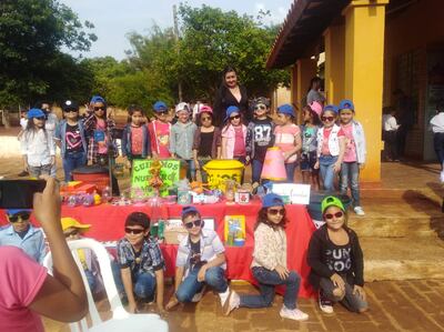 Alumnos de una escuela de Atyrá, la más limpia del país, ahora suman creatividad a su particular conciencia de mantener la limpieza de su ciudad.