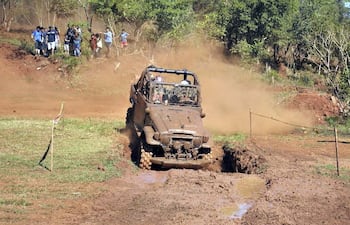 hernandarias-vibro-con-los-vehiculos-4x4-203725000000-392969.jpg