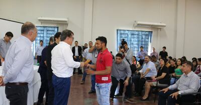 Nicanor Duarte Frutos, en entrega de becas.