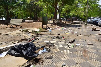 Así quedó la plaza Independencia, luego del despeje de los ocupantes.