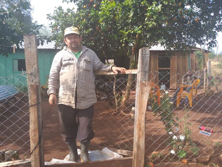 Pablino Bogado esperó 25 años para tener servicio eléctrico de la Ande.