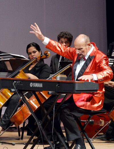 Óscar Faella en el Teatro Municipal “Ignacio A. Pane”, en una de las tantas veces que pisó dicho escenario. Aquí tocó acompañado de la Orquesta Sinfónica Nacional.