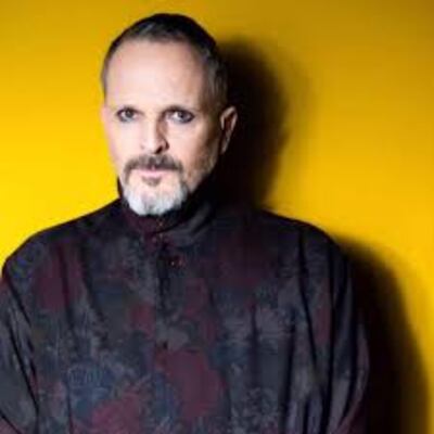 Miguel Bosé, cantautor español.