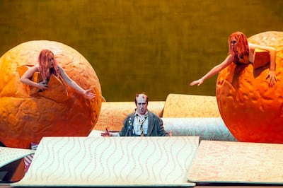 Puesta en escena de El amor por tres naranjas, de Sergei Prokofiev, en el Muziektheater de Amsterdam, 2005.