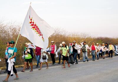 Miembros de pueblos indígenas cuando marchaban para pedir que se declare área de desastre al área de Chiquitanía.