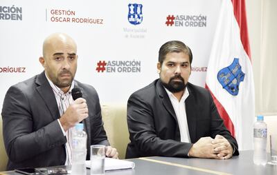 Alejandro Buzó, dir. de Prevención contra Incendios y el dir. de Gestión Ambiental Ivo Brun.