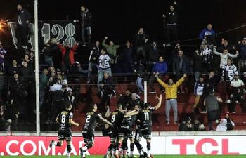 Estudiantes de Buenos Aires, Colón de Santa Fe.