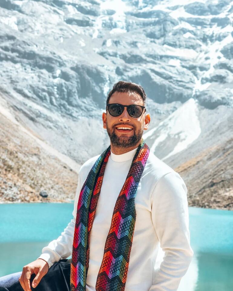 El cocinero Óscar Pintos en Laguna Humantay. (Instagram/Óscar Pintos)