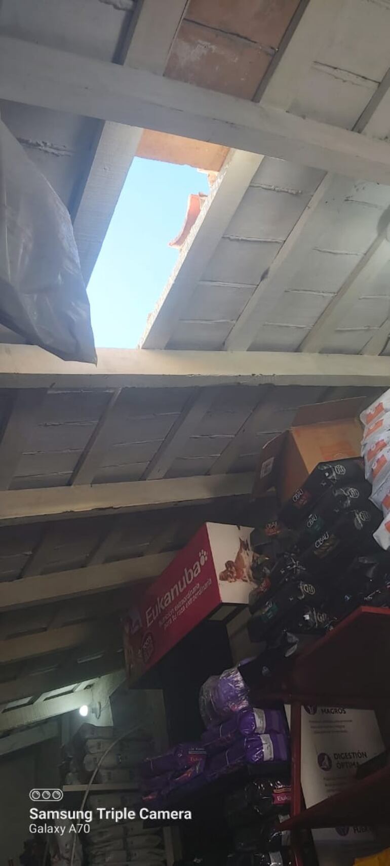 El mismo ingresaba por el techo, hecho que reforzaba su alias de Amberé.