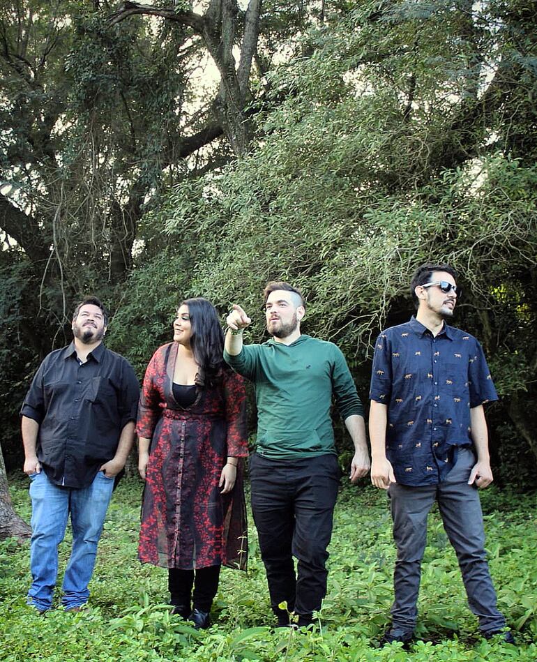 Integrantes de Amaru, grupo que lanzó su nuevo videoclip.